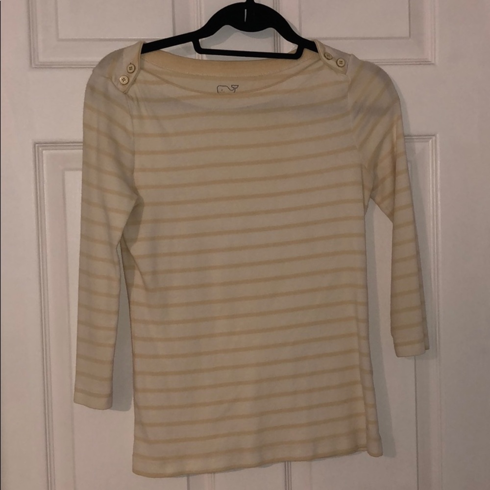 Vineyard vines t shirt